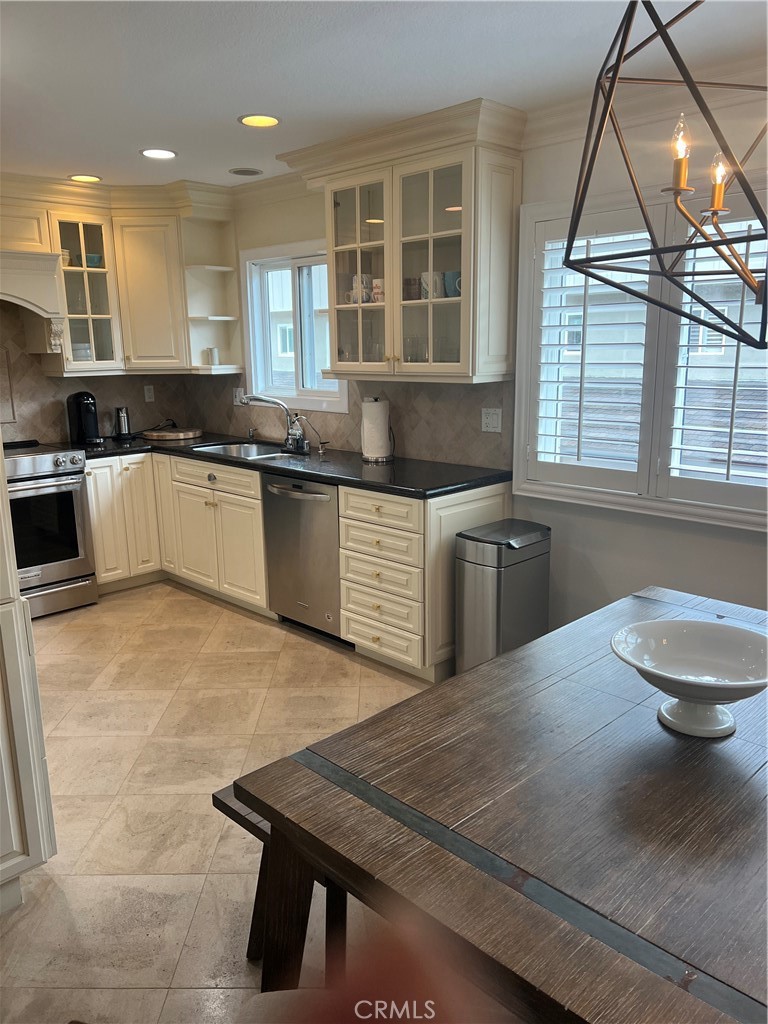 Kitchen/dining - 110 Blue Lagoon, Laguna Beach CA 92651 - photo 8
