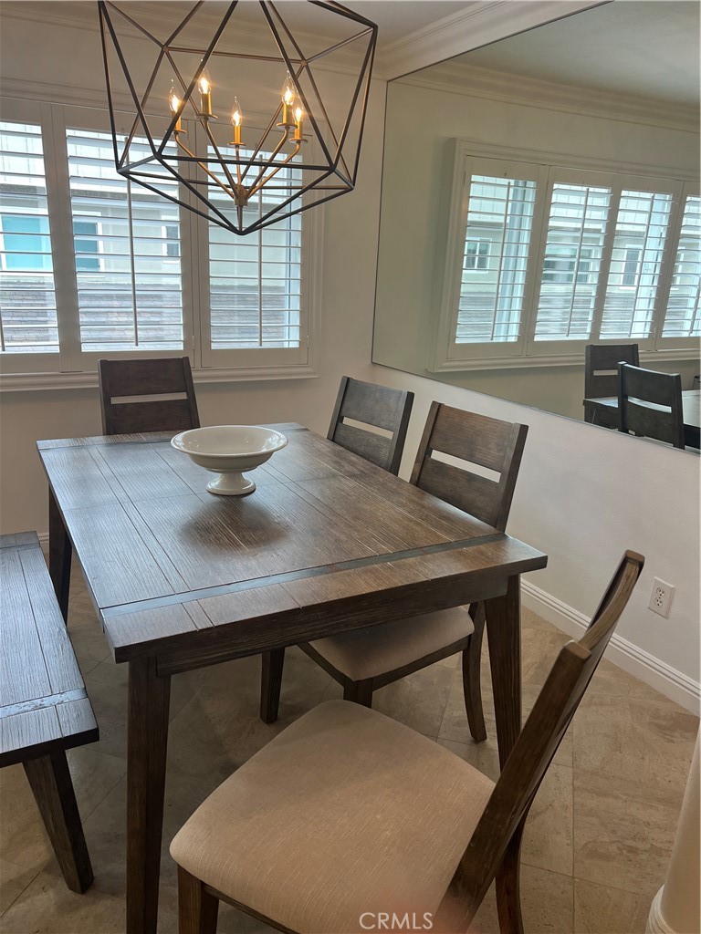 Dining area - 110 Blue Lagoon, Laguna Beach CA 92651 - photo 8