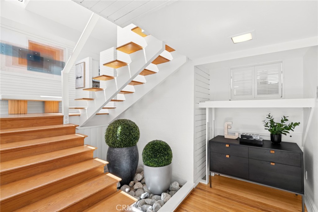 1105 Summit Drive, Laguna Beach CA 92651 - photo 5