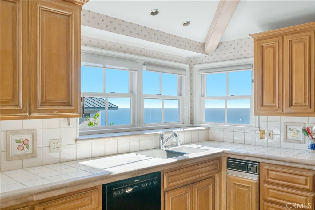 1109 Emerald Bay, Laguna Beach CA 92651 - photo 10