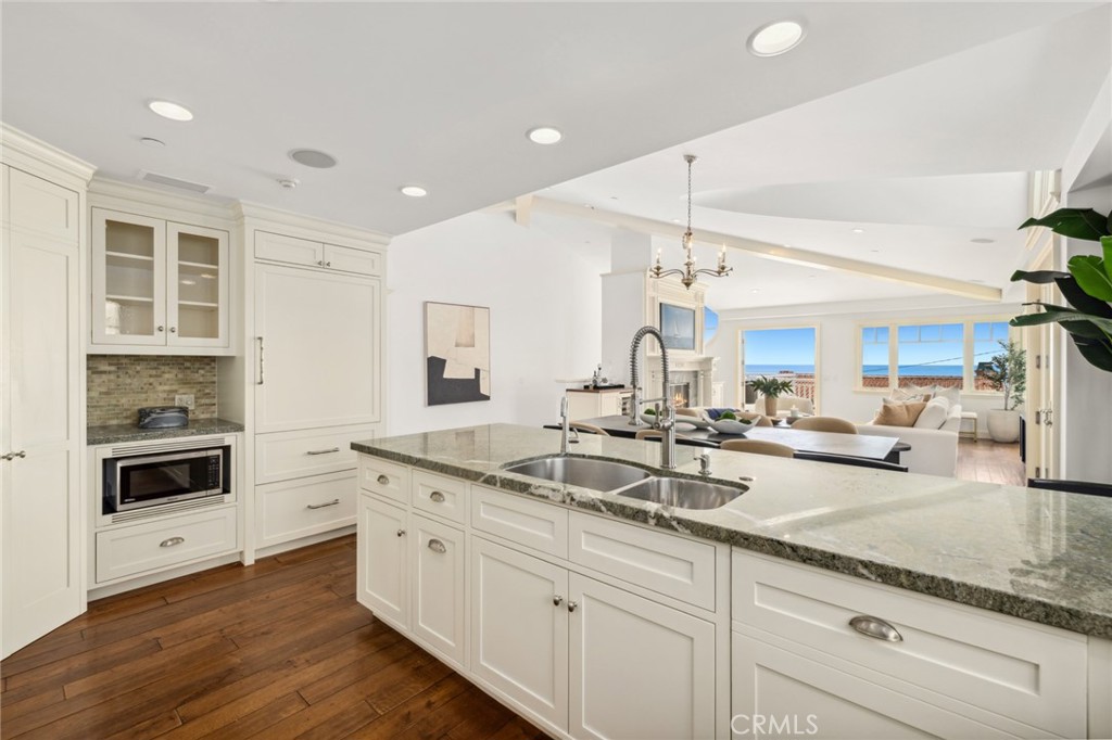 111 Brooks Street, Laguna Beach CA 92651 - photo 9