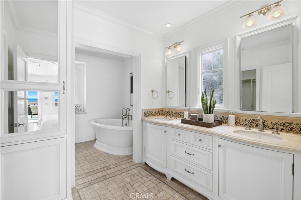 111 Brooks Street, Laguna Beach CA 92651 - photo 19