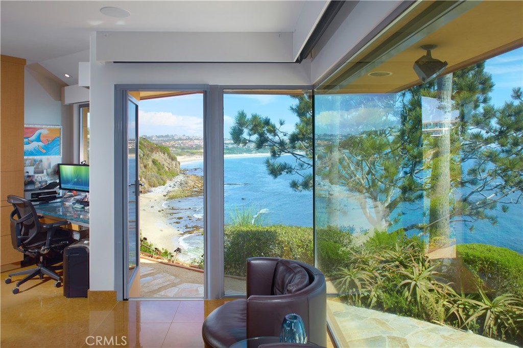 111 S La Senda Drive, Laguna Beach CA 92651 - photo 15