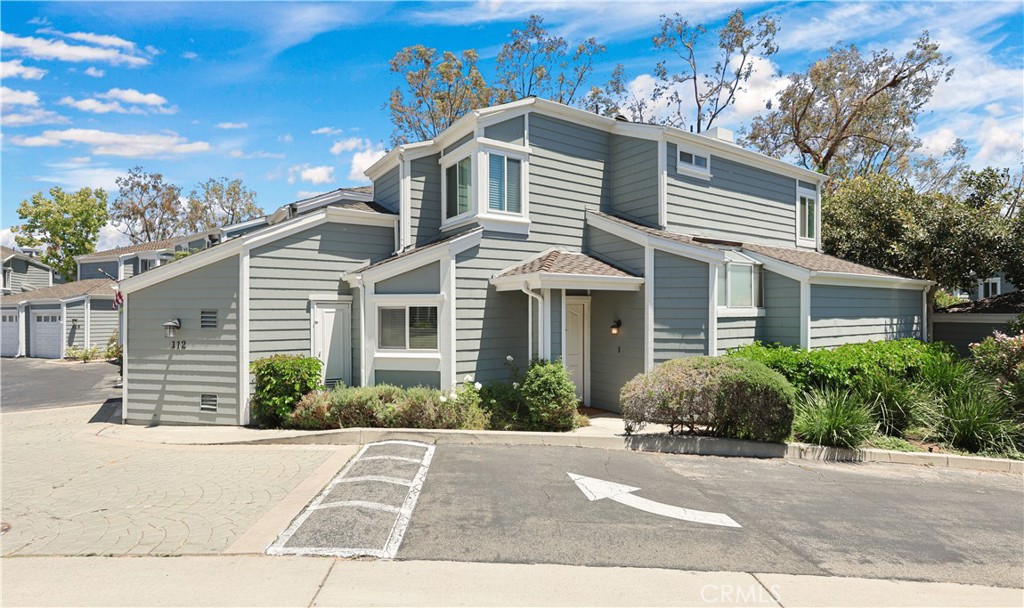 Towhome end unit - 112 Santa Rosa Court, Laguna Beach CA 92651 - photo 1