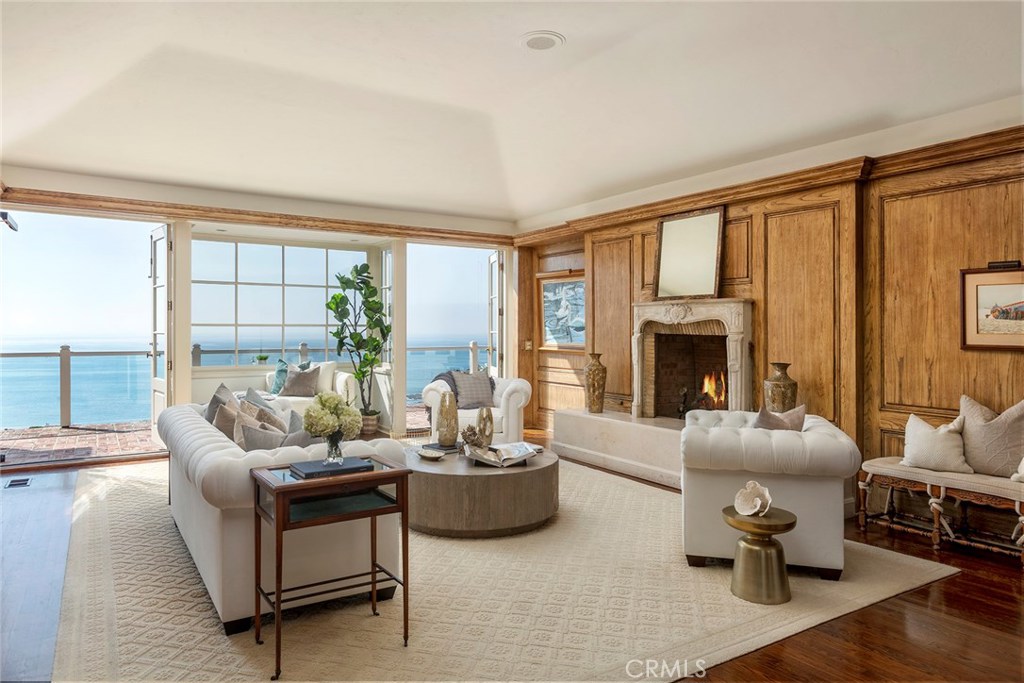 1121 Emerald Bay, Laguna Beach CA 92651 - photo 1
