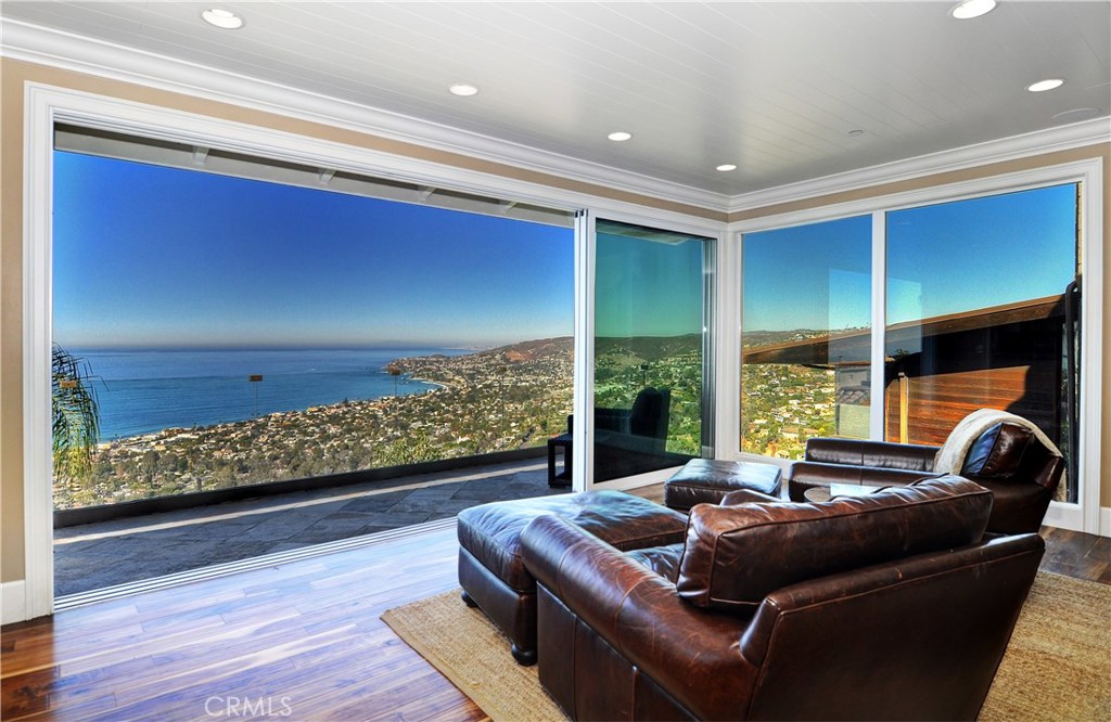 1125 Baja Street, Laguna Beach CA 92651 - photo 1