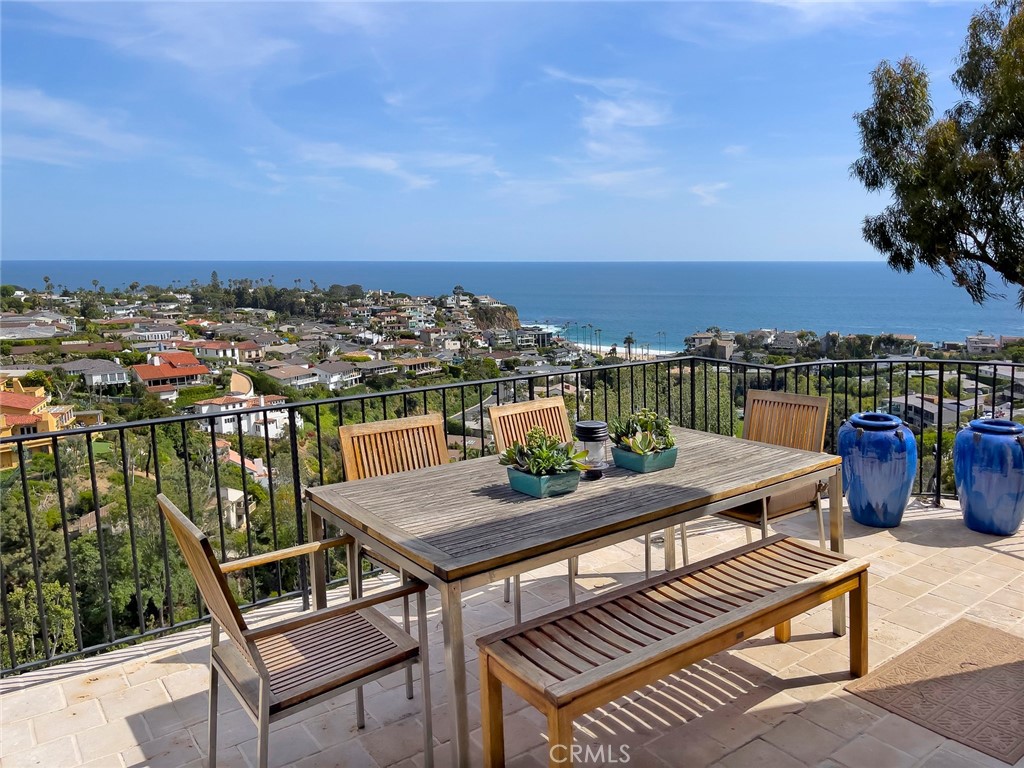 1131 Emerald Bay, Laguna Beach CA 92651 - photo 2