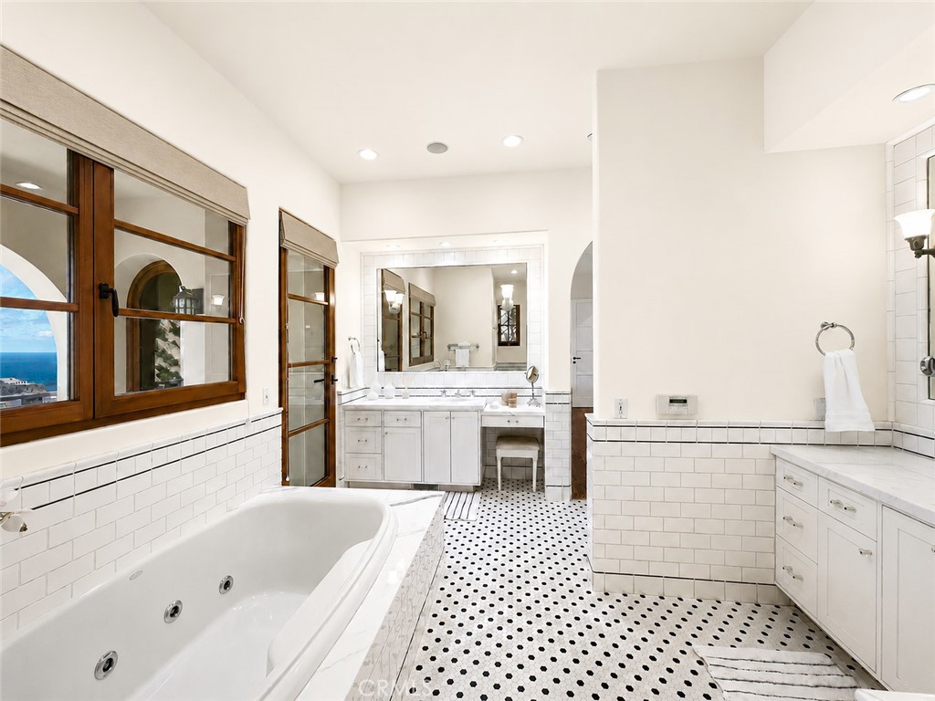 1131 Emerald Bay, Laguna Beach CA 92651 - photo 21