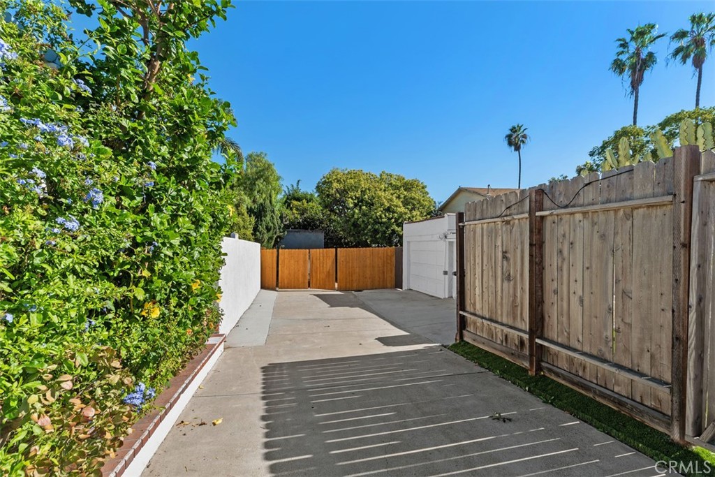 1136 Catalina, Laguna Beach CA 92651 - photo 32