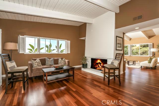 Strikingly handsome mid-century home with ocean views. - 1136 Skyline Drive, Laguna Beach CA 92651 - photo 1