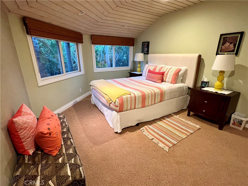 1137 Marine Drive, Laguna Beach CA 92651 - photo 22