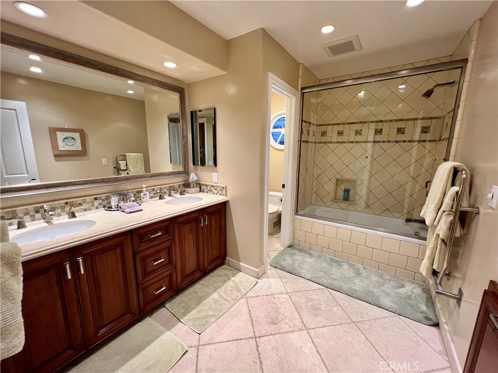 1137 Marine Drive, Laguna Beach CA 92651 - photo 23