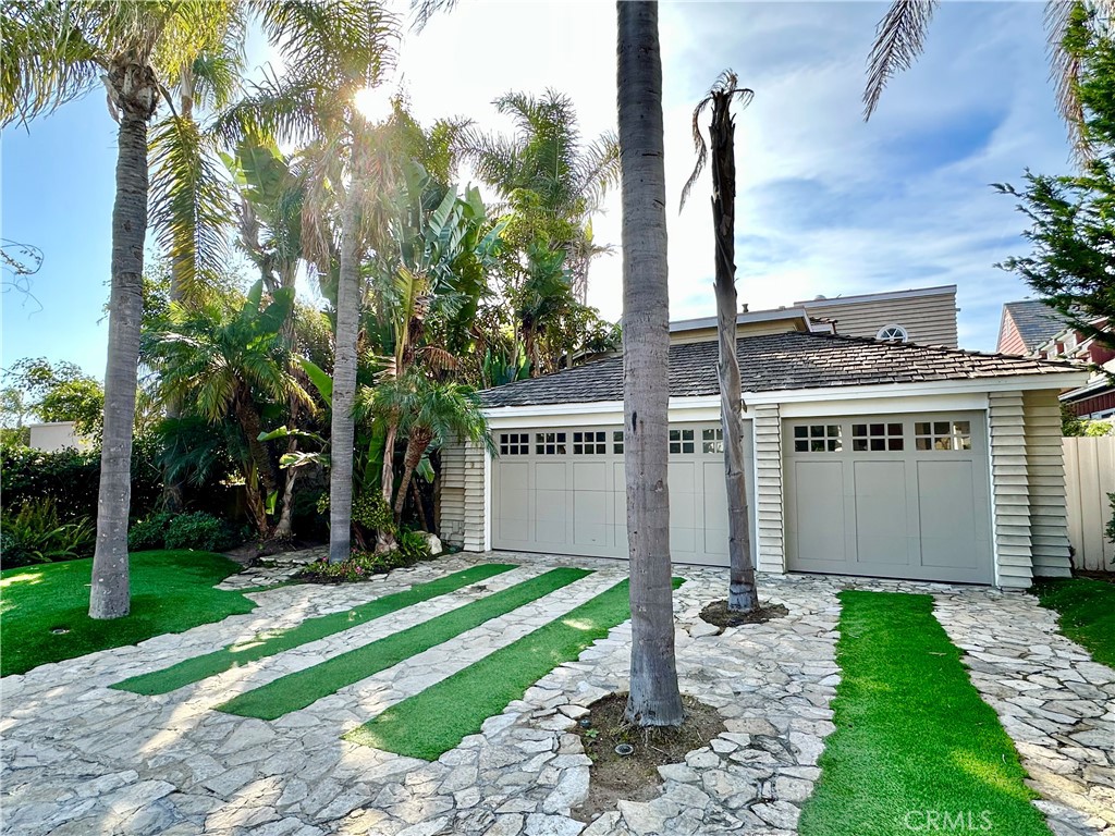 1137 Marine Drive, Laguna Beach CA 92651 - photo 32