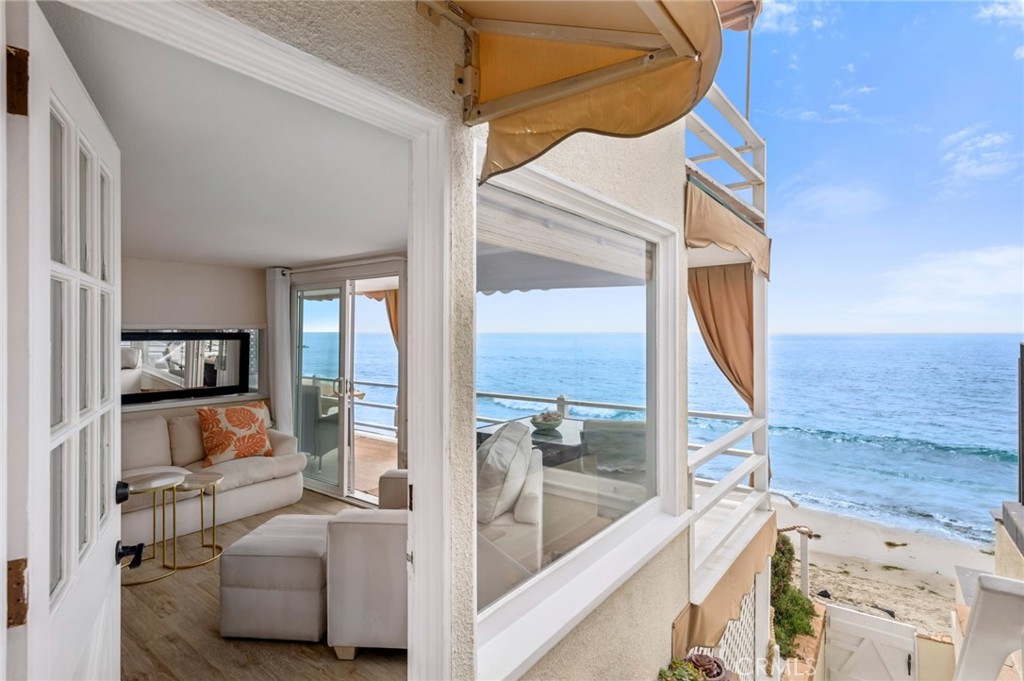 This light-filled 1-bedroom, 1-bath residence offers approximately 600 square feet with sweeping, panoramic ocean views - 1139 Gaviota Drive, Laguna Beach CA 92651 - photo 2