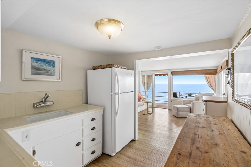 Ideally situated just moments from Laguna’s renowned boutiques, galleries, and restaurants, this residence offers an eff - 1139 Gaviota Drive, Laguna Beach CA 92651 - photo 6