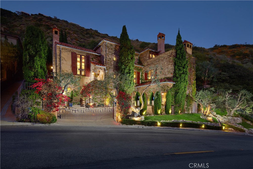 1168 Skyline Drive, Laguna Beach CA 92651 - photo 1