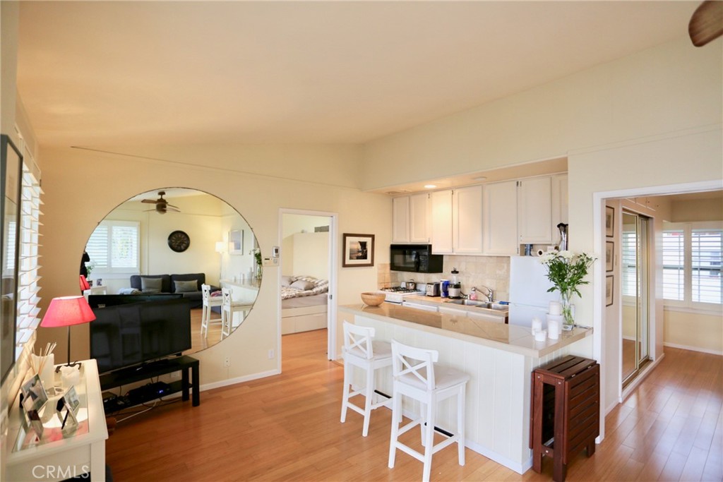 1175 Gaviota Drive 4, Laguna Beach CA 92651 - photo 1