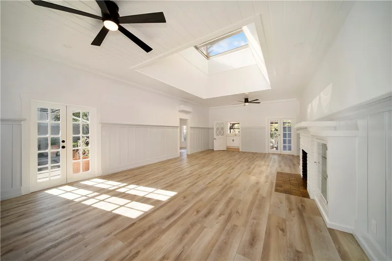 1175 Glenneyre Street 1/2, Laguna Beach, CA 92651