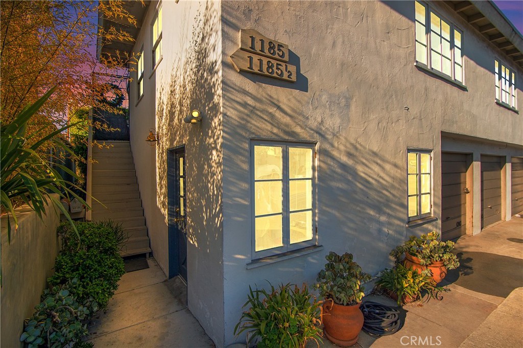 Exterior front - 1185 1/2 Glenneyre Street, Laguna Beach CA 92651 - photo 1
