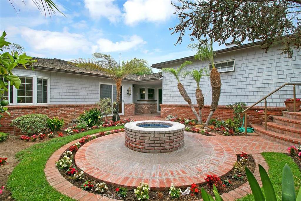 12 S Vista De Catalina, Laguna Beach CA 92651 - photo 1