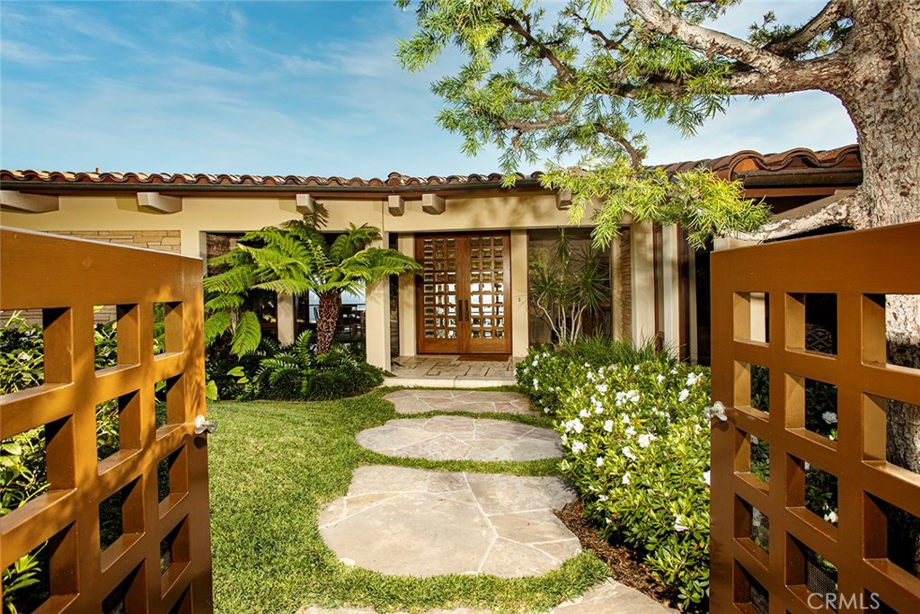 1209 Emerald Bay, Laguna Beach CA 92651 - photo 1