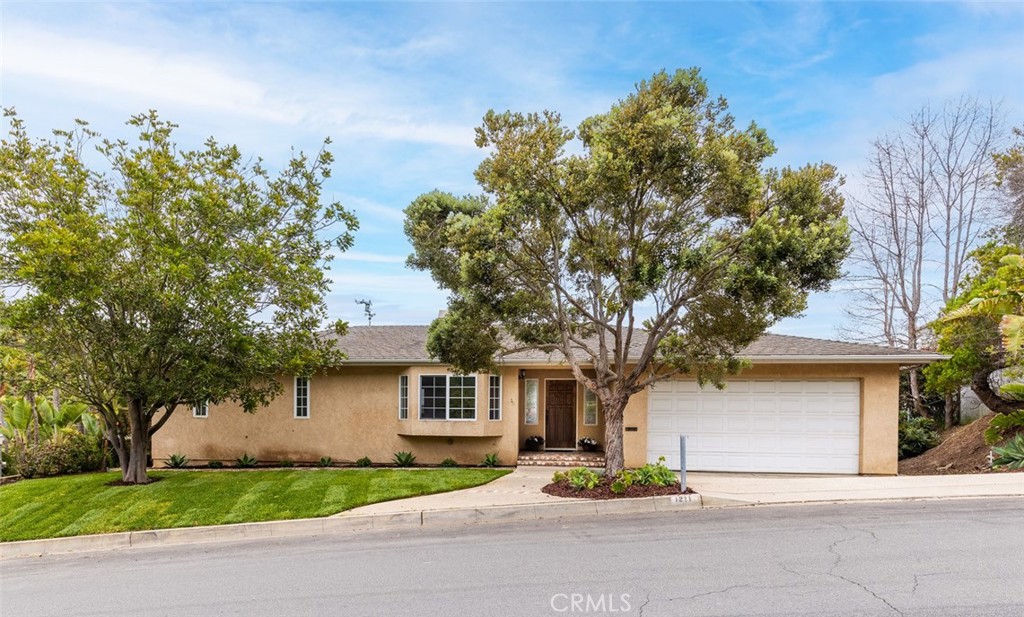 1211 Skyline Drive, Laguna Beach CA 92651 - photo 1