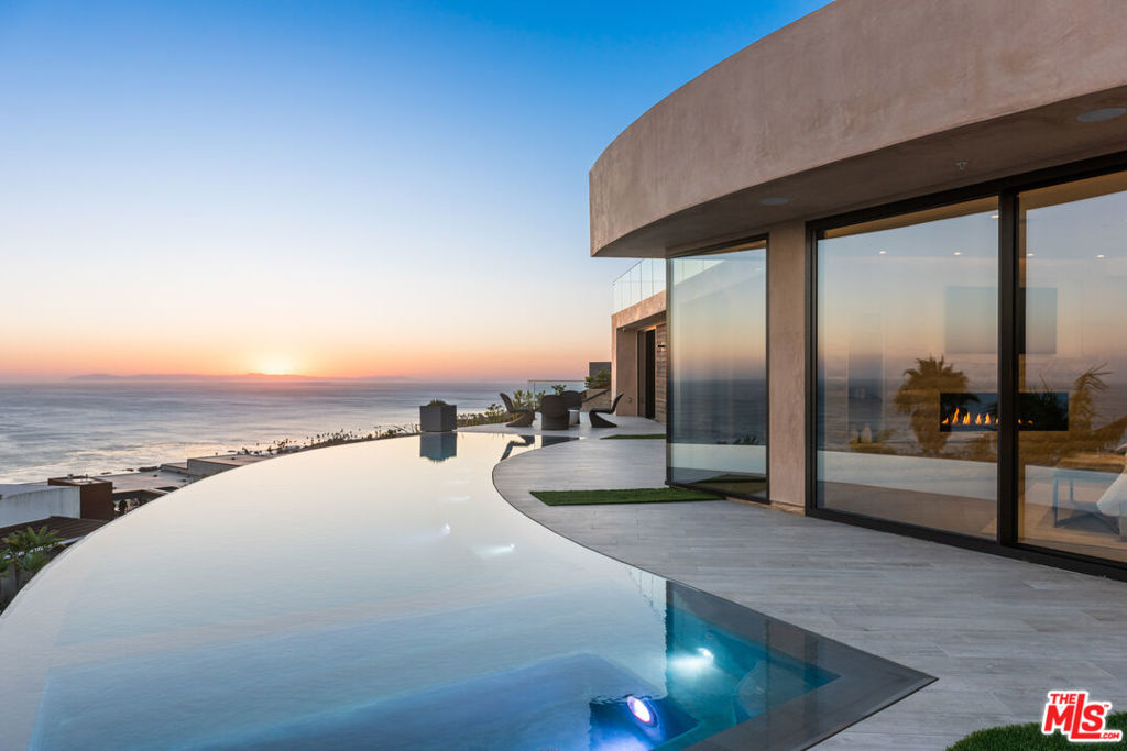 1218 Coronado Drive, Laguna Beach CA 92651 - photo 2