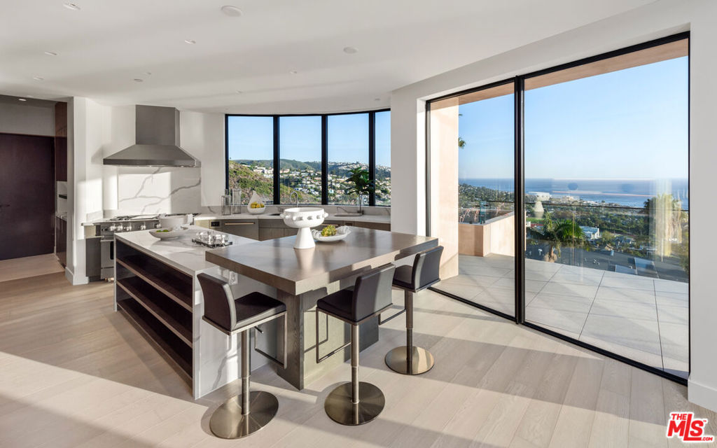 1218 Coronado Drive, Laguna Beach CA 92651 - photo 11