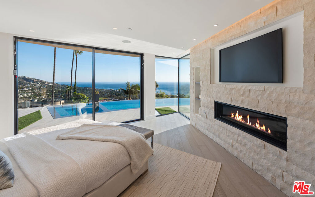 1218 Coronado Drive, Laguna Beach CA 92651 - photo 17
