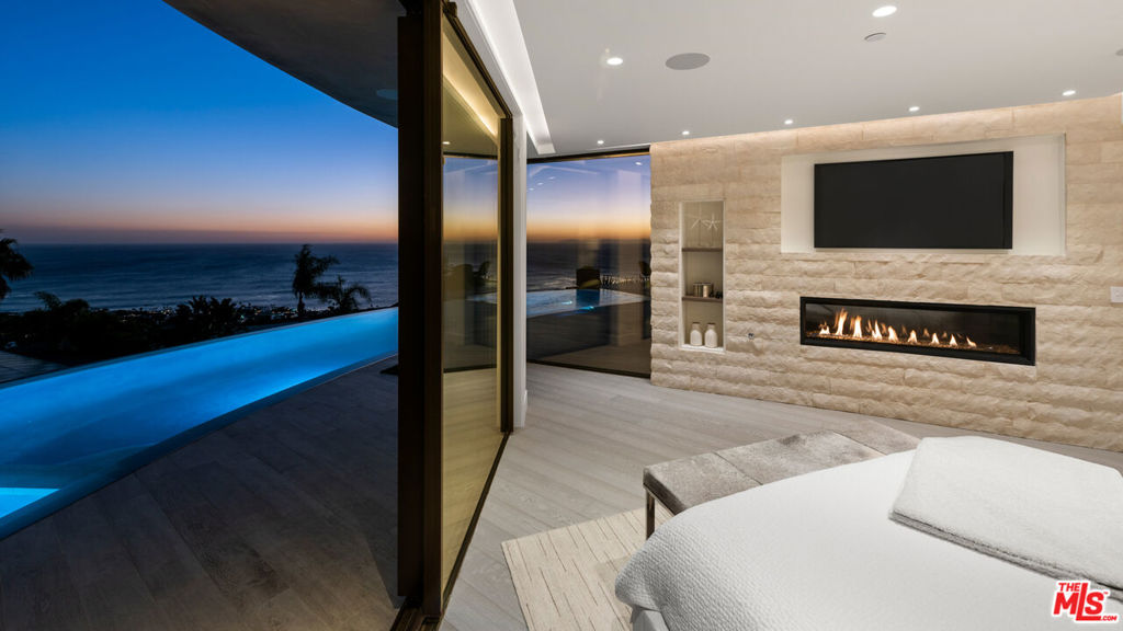 1218 Coronado Drive, Laguna Beach CA 92651 - photo 19