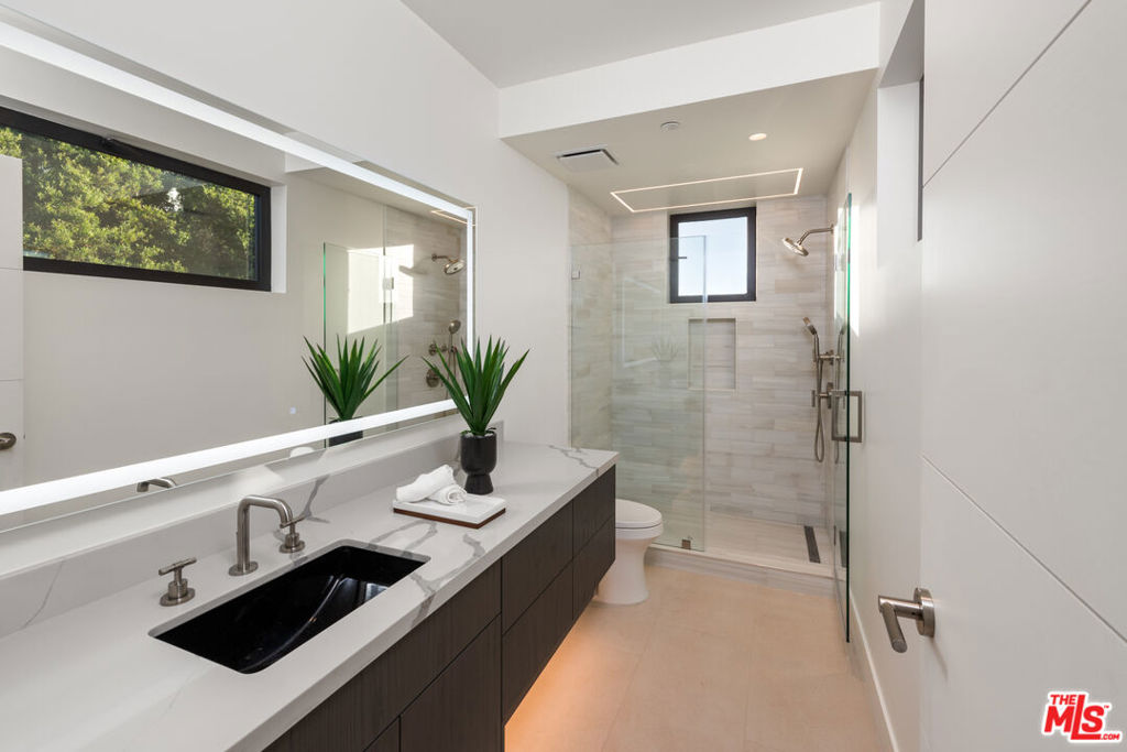 1218 Coronado Drive, Laguna Beach CA 92651 - photo 24