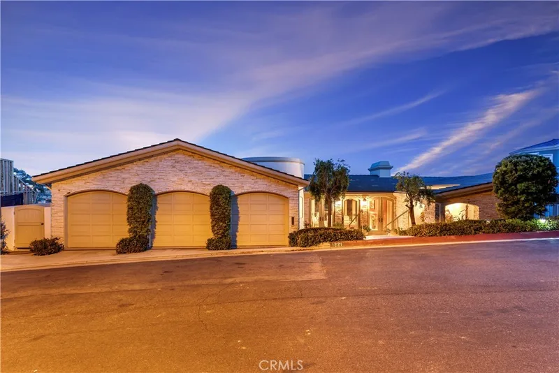 1221 Emerald Bay, Laguna Beach, CA 92651