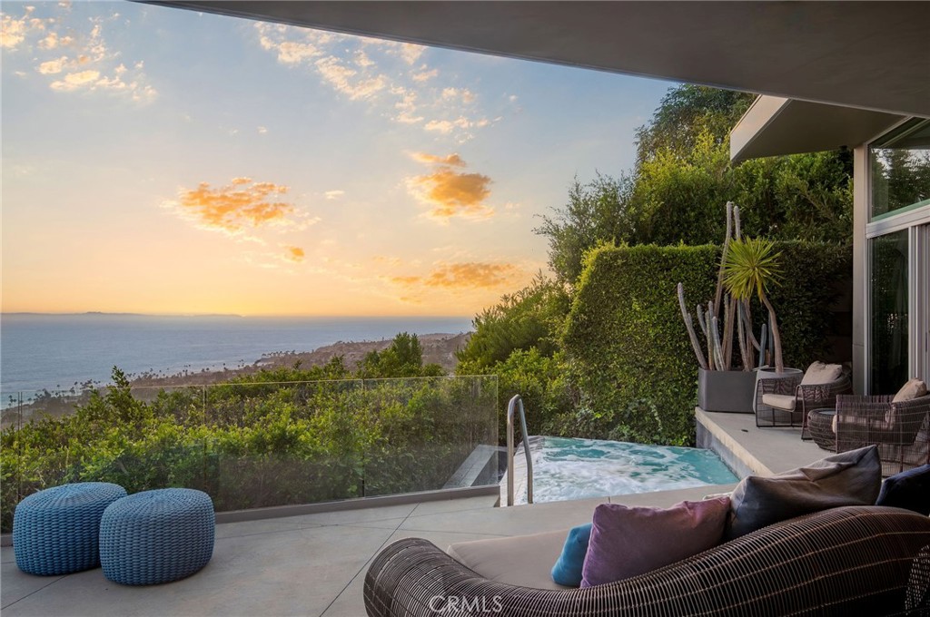 1229 Skyline Drive, Laguna Beach CA 92651 - photo 3
