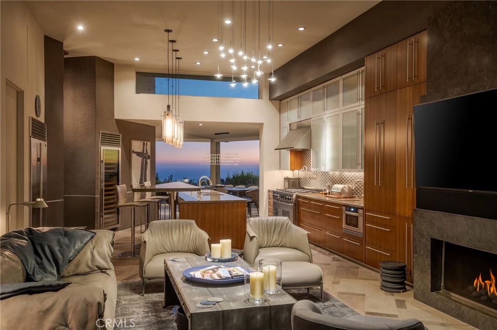 1229 Skyline Drive, Laguna Beach CA 92651 - photo 5
