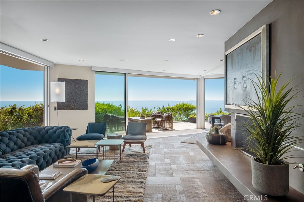1229 Skyline Drive, Laguna Beach CA 92651 - photo 11