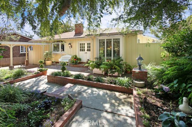 Beautiful courtyard walkway leading to the double Dutch door entry. - 1235 Temple Terrace Street, Laguna Beach CA 92651 - photo 1