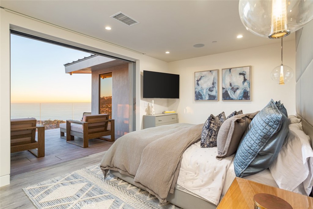 1238 Anacapa Way, Laguna Beach CA 92651 - photo 17