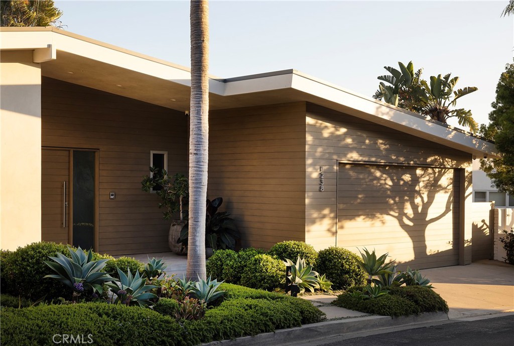 1238 Anacapa Way, Laguna Beach CA 92651 - photo 37