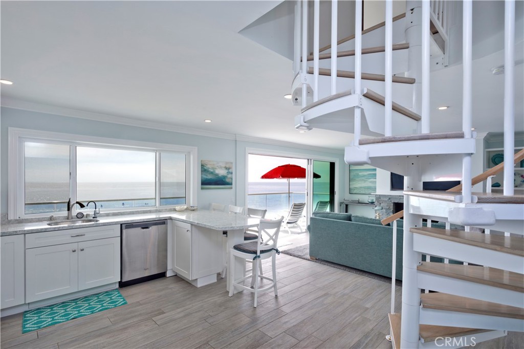 1249 Ocean Front D, Laguna Beach CA 92651 - photo 9