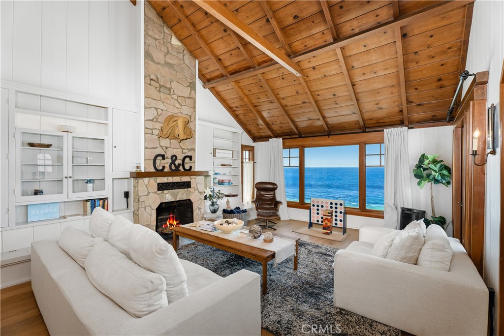 125 Saint Anns Drive, Laguna Beach CA 92651 - photo 3