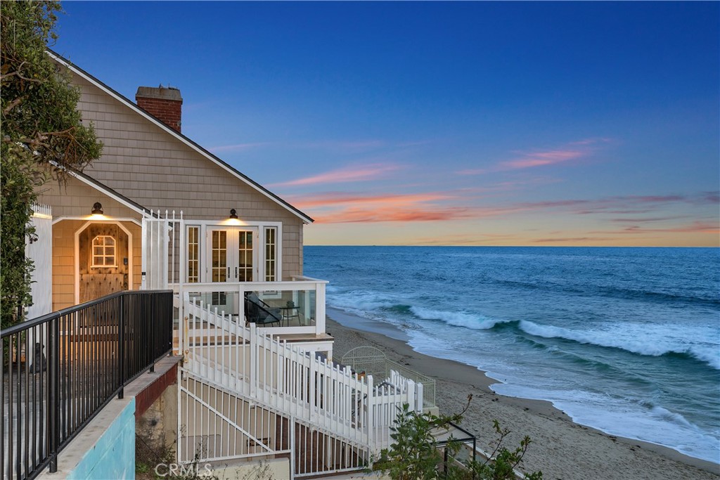 125 Saint Anns Drive, Laguna Beach CA 92651 - photo 5
