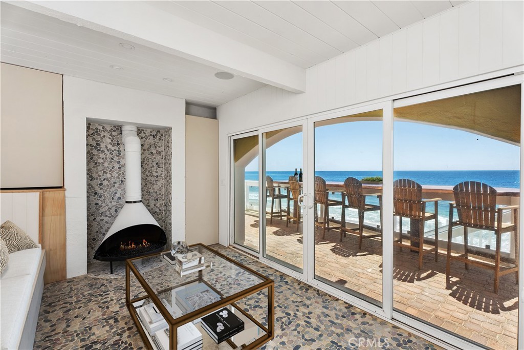 125 Saint Anns Drive, Laguna Beach CA 92651 - photo 7
