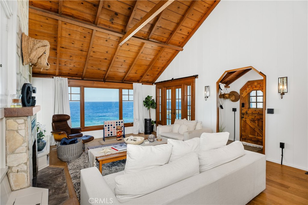 125 Saint Anns Drive, Laguna Beach CA 92651 - photo 10