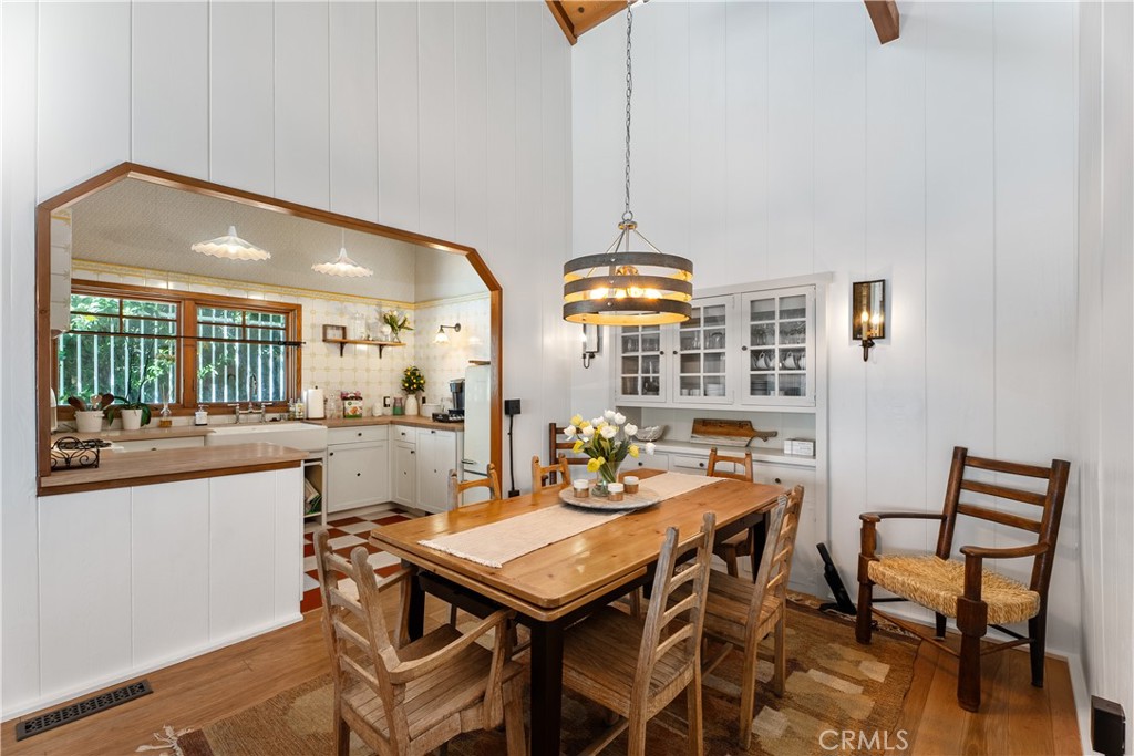 125 Saint Anns Drive, Laguna Beach CA 92651 - photo 15