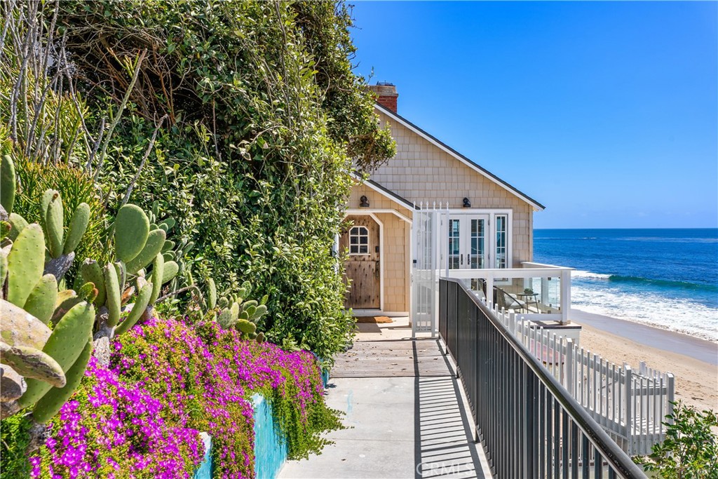 125 Saint Anns Drive, Laguna Beach CA 92651 - photo 42