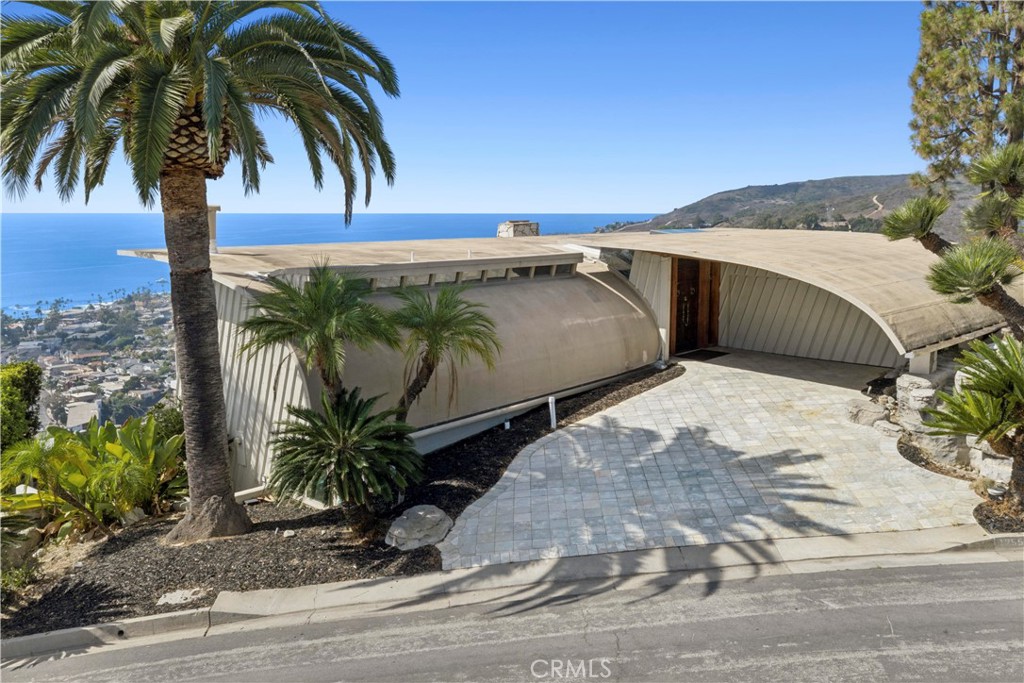 1255 Skyline Drive, Laguna Beach CA 92651 - photo 2