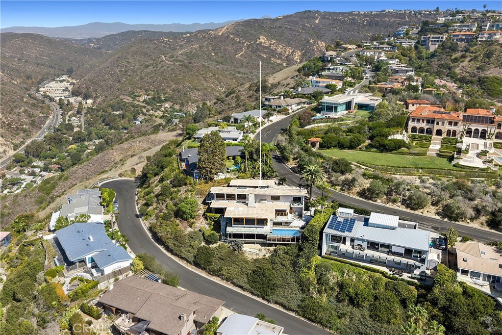 Photo digitally altered to show pool filled with water. - 1255 Skyline Drive, Laguna Beach CA 92651 - photo 21