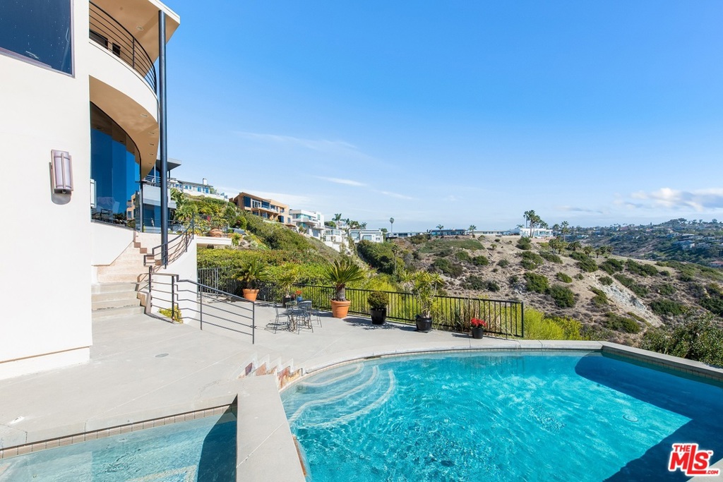 1275 Pacific Avenue, Laguna Beach CA 92651 - photo 1