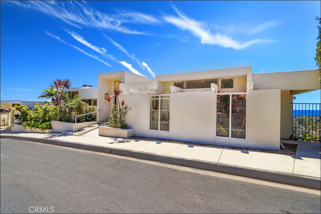 1284 Coronado Drive, Laguna Beach CA 92651 - photo 1