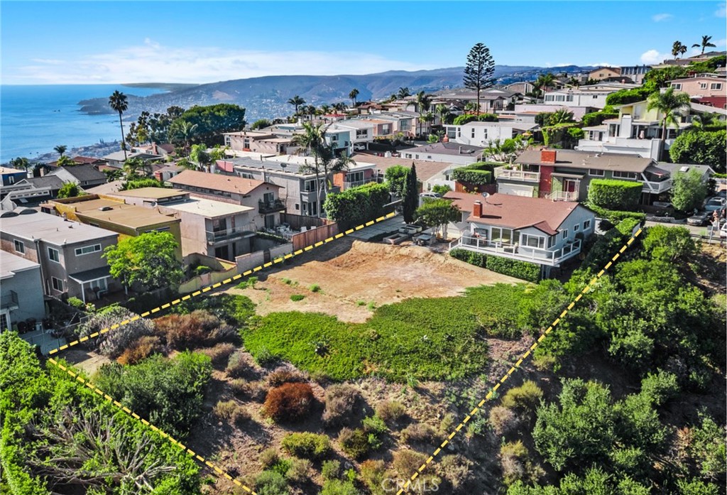 The lot lines need to be independently verified. - 1285 Cortez Avenue, Laguna Beach CA 92651 - photo 7